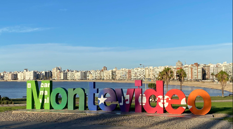 ¿En qué consiste el servicio de Bus Turístico en Montevideo?