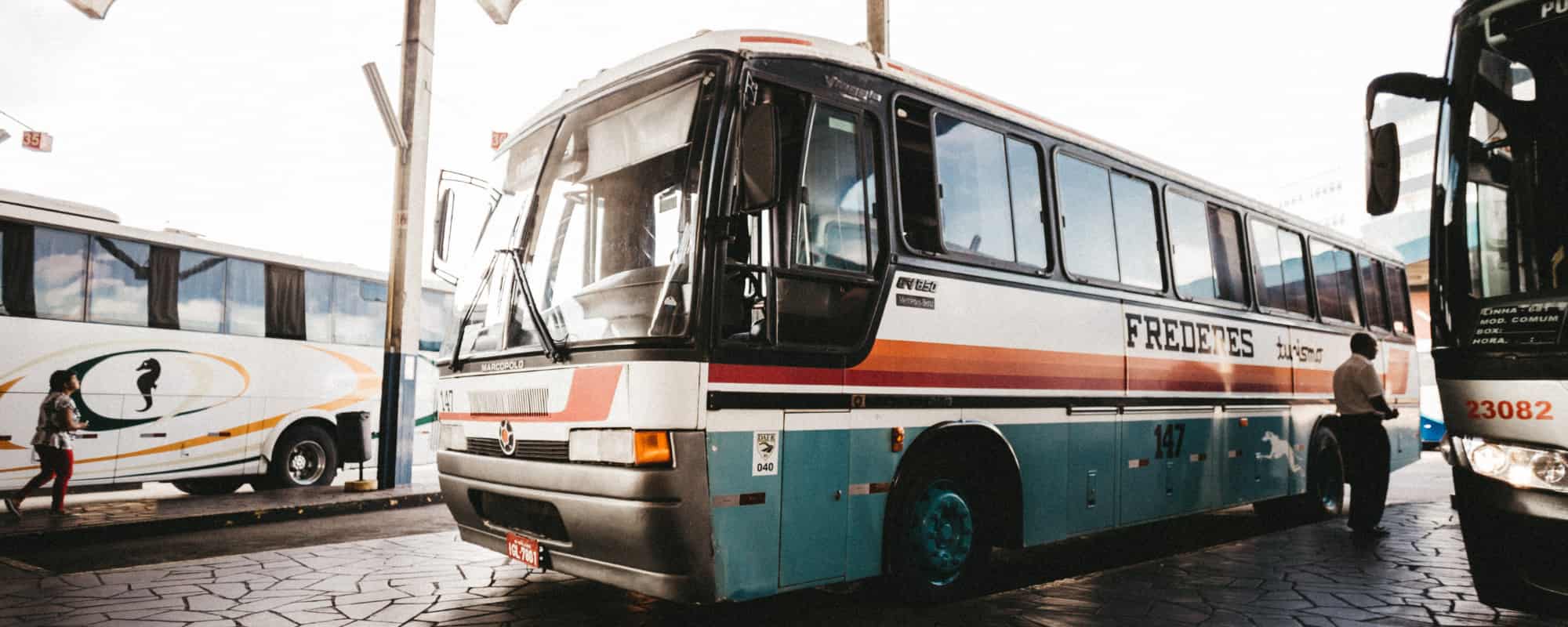 Ómnibus, transfer o taxi del Aeropuerto de Carrasco a Punta del Este, Ómnibus
